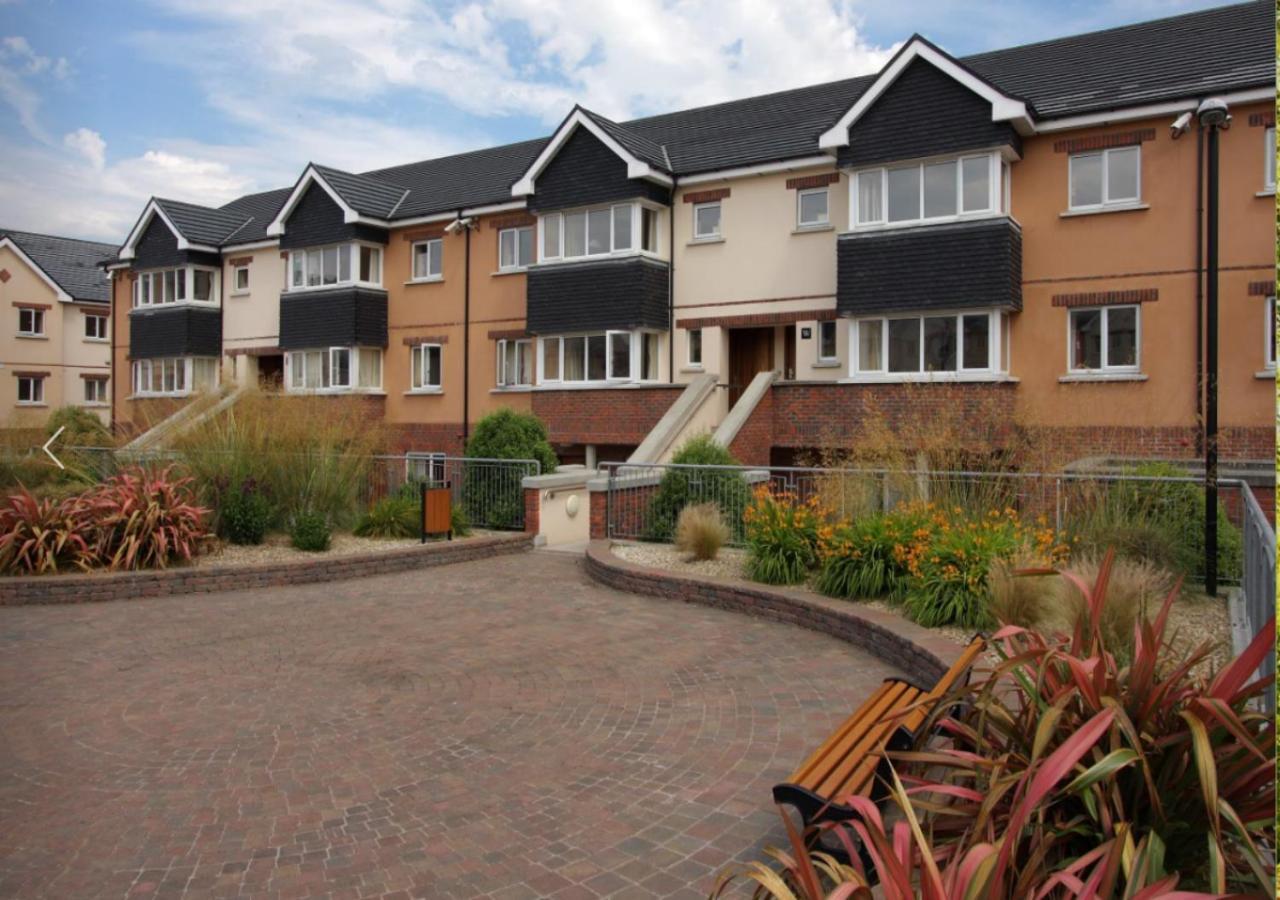 Kings Court Holiday Apartments Tralee Exterior photo